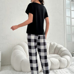 Elegant Women's Pajama Set with Checkered Design
