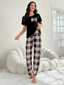 Elegant Women's Pajama Set with Checkered Design