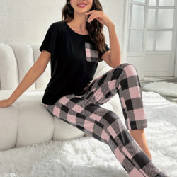 Elegant Women's Pajama Set with Checkered Design